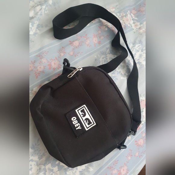 Obey Dropout Traveler Bag - Picture 2 of 4